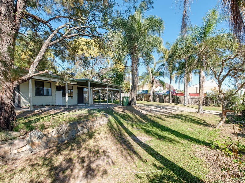 Photo - 29 Heinrich Street, Mount Warren Park QLD 4207 - Image 3