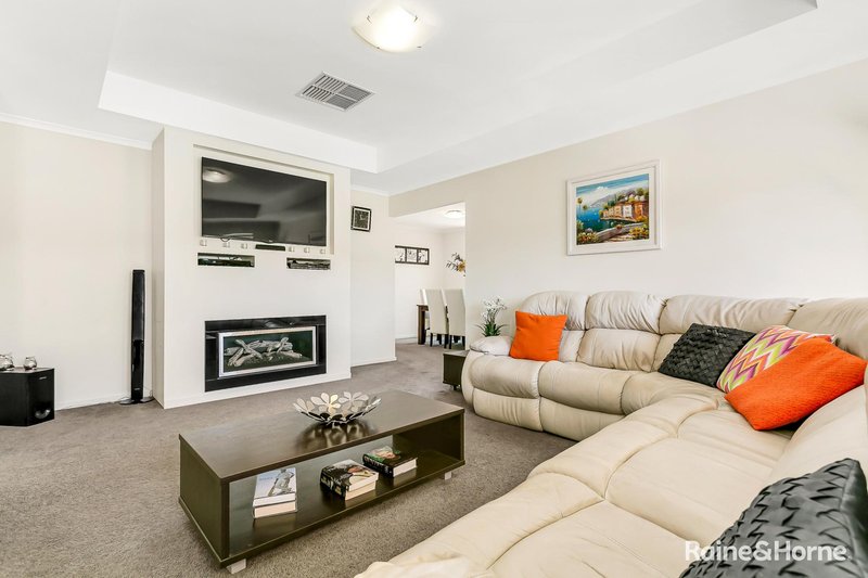 Photo - 29 Henley Circuit, Seaford Rise SA 5169 - Image 5