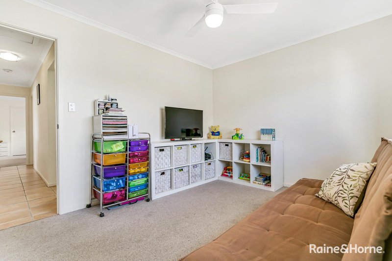 Photo - 29 Henley Circuit, Seaford Rise SA 5169 - Image 15