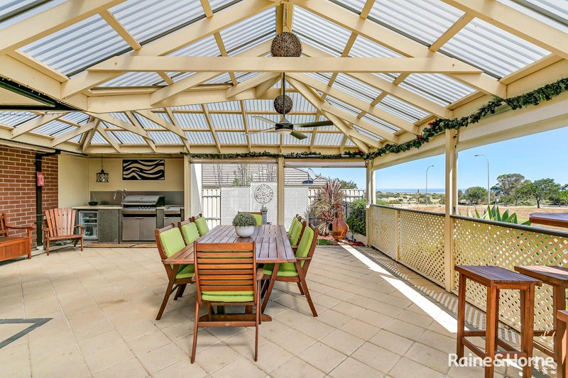 Photo - 29 Henley Circuit, Seaford Rise SA 5169 - Image 20