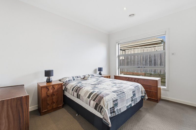 Photo - 2/9 Henty Street, Reservoir VIC 3073 - Image 8