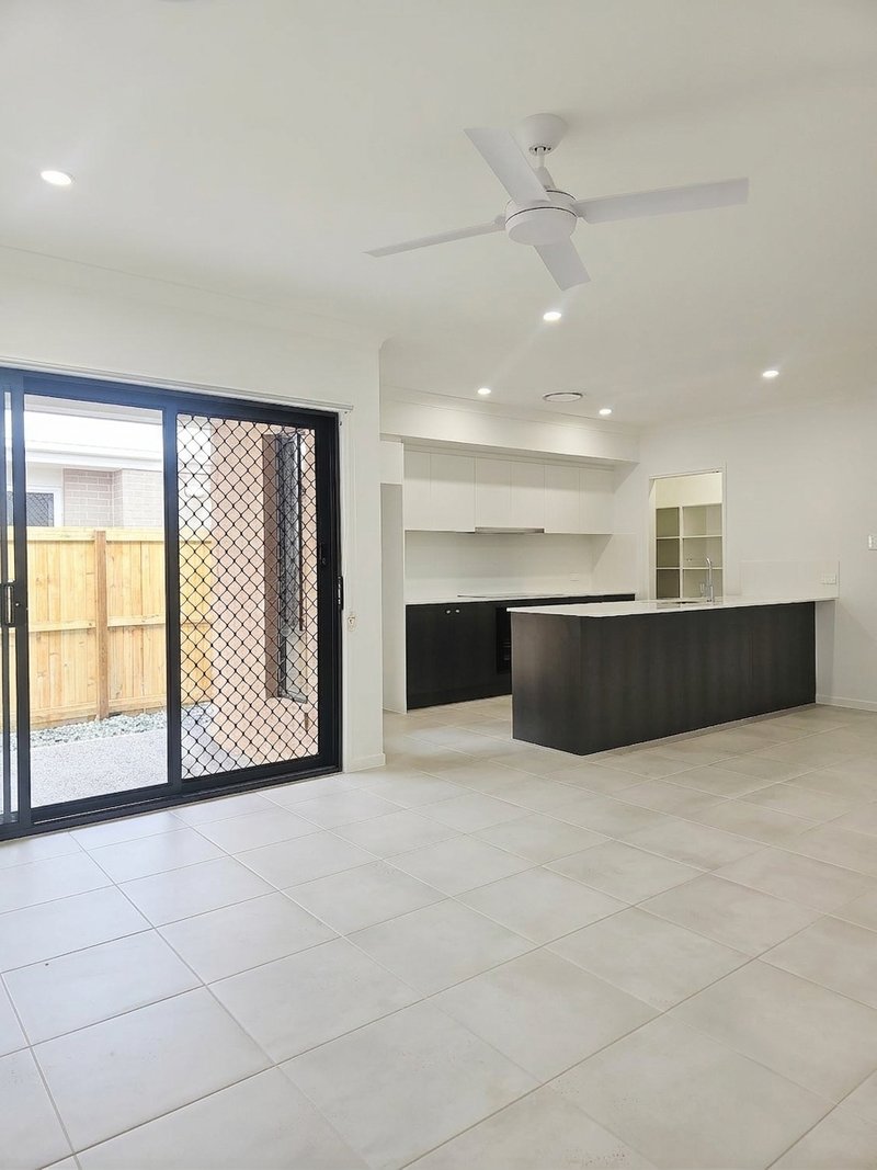 Photo - 29 Herald Street, Kallangur QLD 4503 - Image 4