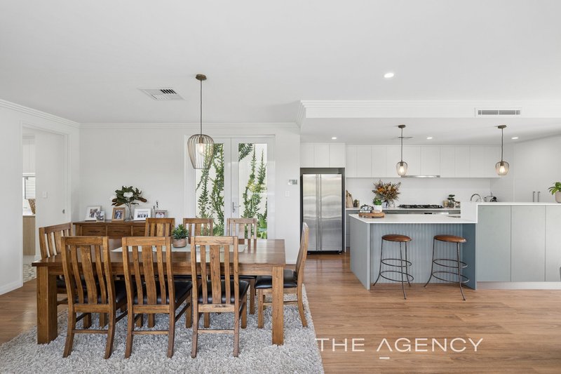 Photo - 29 Hicks Way, Hillarys WA 6025 - Image 2