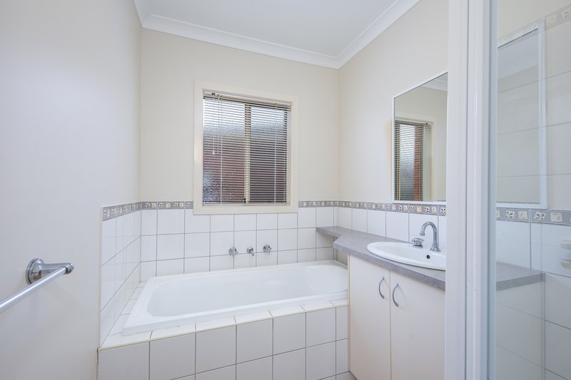 Photo - 29 Higgs Circuit, Sunbury VIC 3429 - Image 6