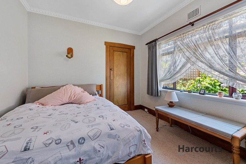 Photo - 29 Hilltop Avenue, Devonport TAS 7310 - Image 10