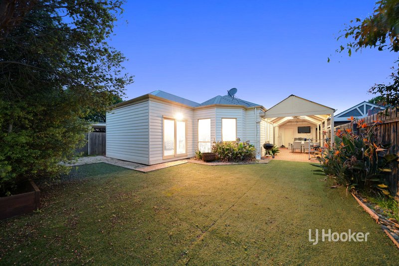 Photo - 29 Hollington Crescent, Point Cook VIC 3030 - Image 14