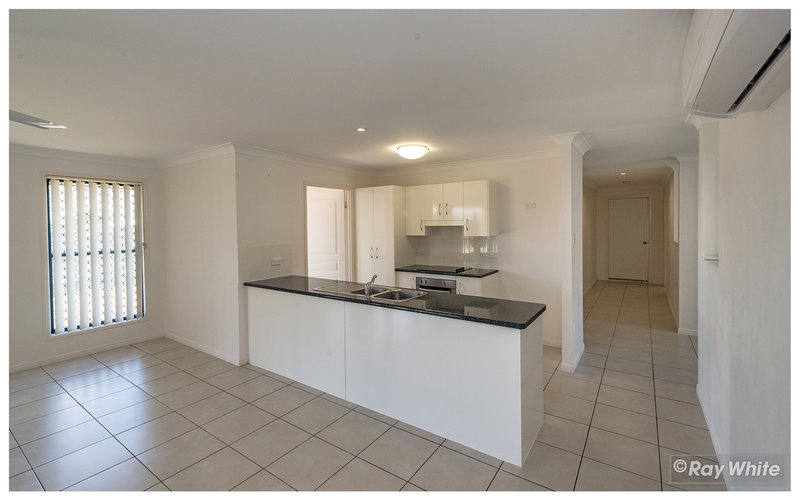 Photo - 29 Jane Crescent, Gracemere QLD 4702 - Image 3