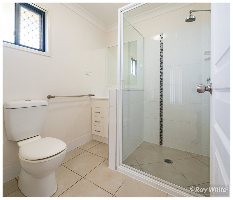 Photo - 29 Jane Crescent, Gracemere QLD 4702 - Image 7