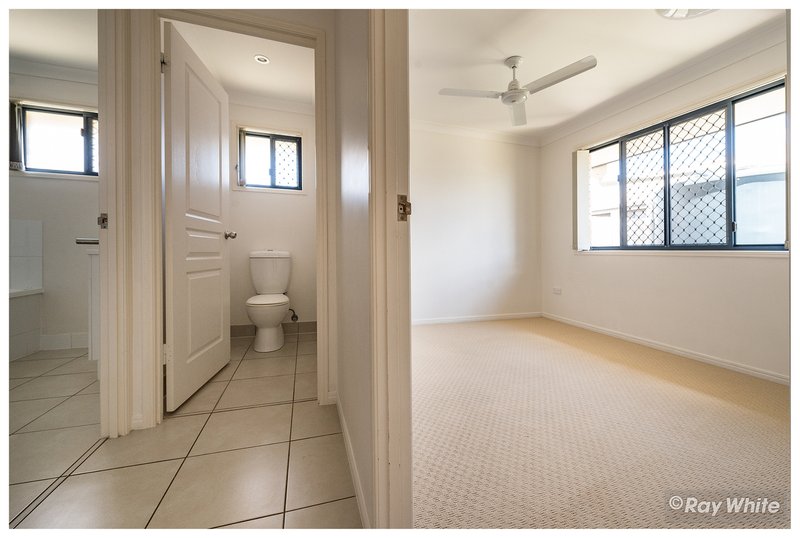 Photo - 29 Jane Crescent, Gracemere QLD 4702 - Image 13
