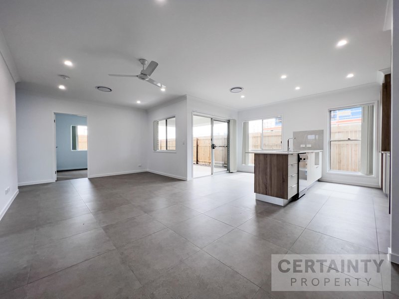 Photo - 29 Janet Street, Walloon QLD 4306 - Image 2