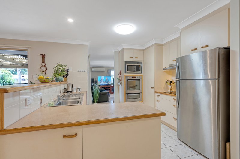 Photo - 29 Jasmin Drive, Bongaree QLD 4507 - Image 9