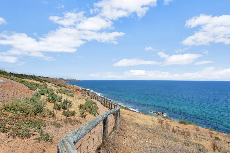 Photo - 29 Kallamurra Street, Hallett Cove SA 5158 - Image 19