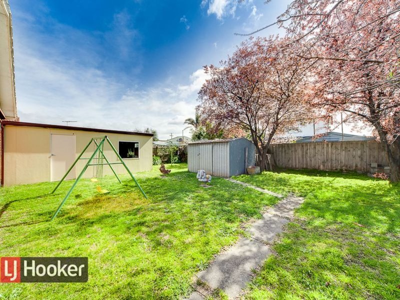 Photo - 29 Kallista Road, Springvale VIC 3171 - Image 9