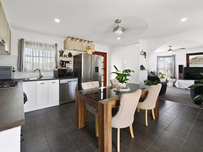 Photo - 29 Kauri Crescent, Portland VIC 3305 - Image 3