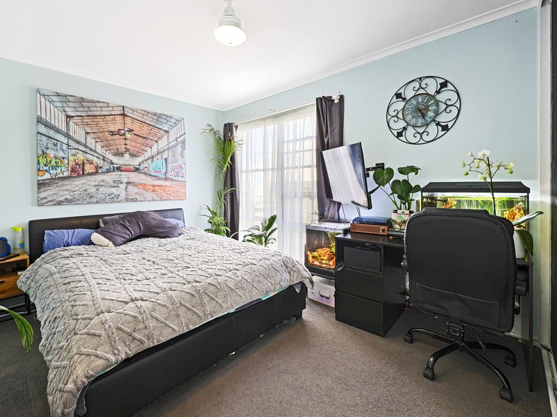 Photo - 29 Kauri Crescent, Portland VIC 3305 - Image 9