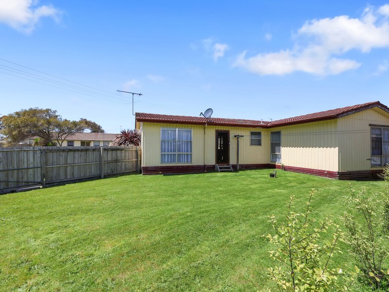 Photo - 29 Kauri Crescent, Portland VIC 3305 - Image 13