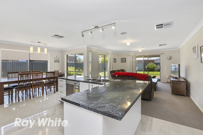 Photo - 29 Kingfisher Court, Lara VIC 3212 - Image 3