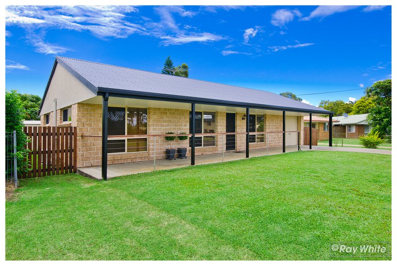 Photo - 29 Kingfisher Parade, Norman Gardens QLD 4701 - Image 2