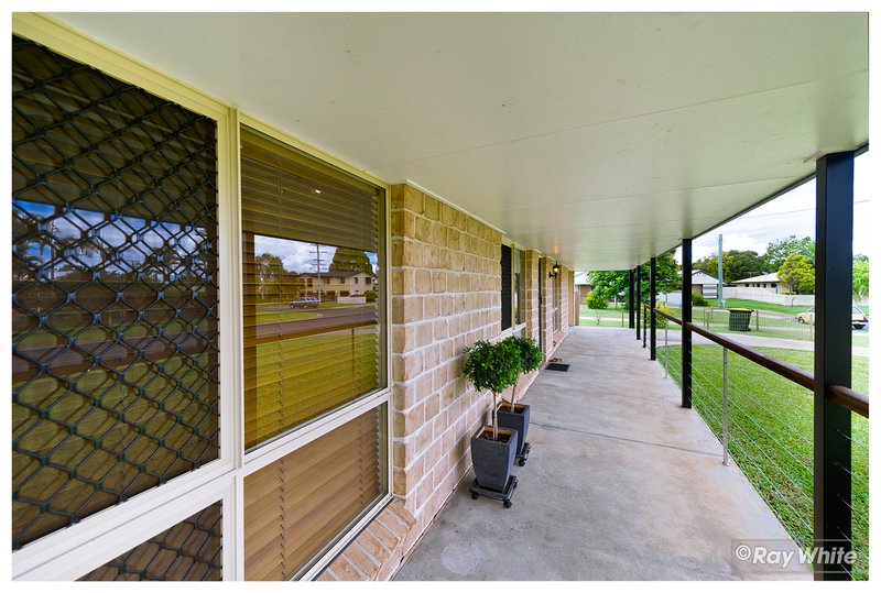 Photo - 29 Kingfisher Parade, Norman Gardens QLD 4701 - Image 3