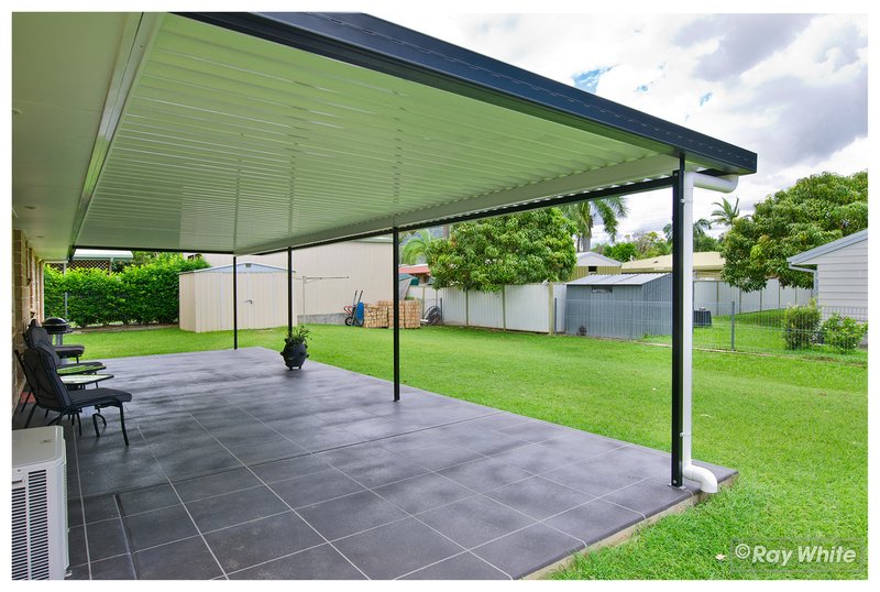 Photo - 29 Kingfisher Parade, Norman Gardens QLD 4701 - Image 14