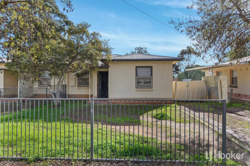 Photo - 29 Kingsbury Street, Davoren Park SA 5113 - Image 2