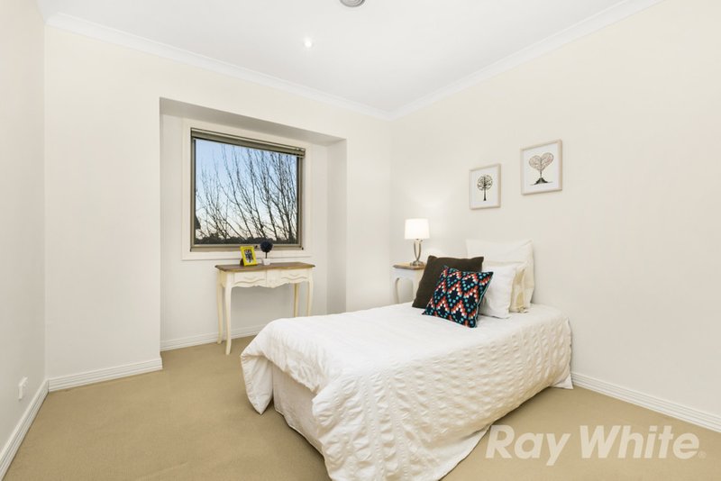 Photo - 29 Kingswood Rise, Box Hill South VIC 3128 - Image 7