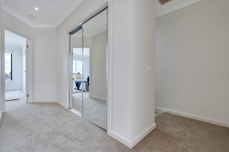 Photo - 29 Kirkstead Grove, Craigieburn VIC 3064 - Image 9