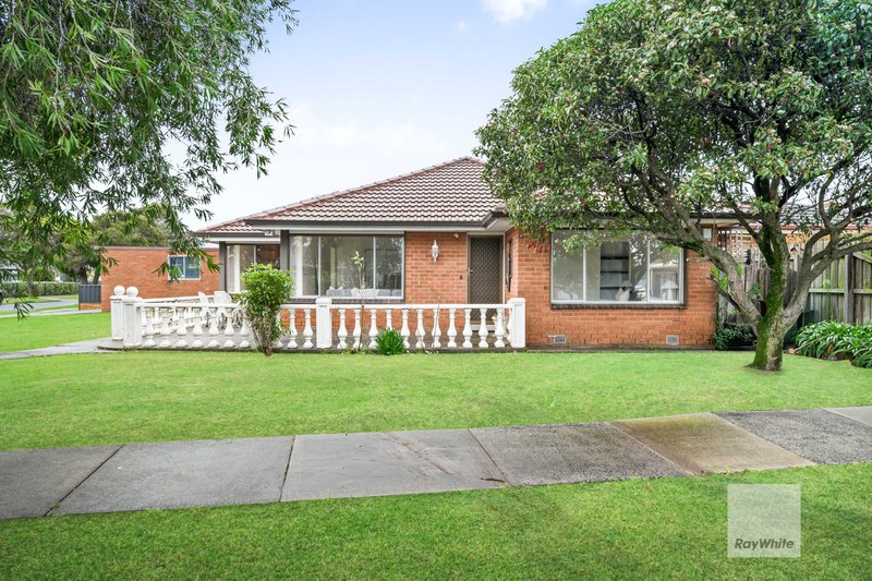 Photo - 29 Koonalda Road, Gladstone Park VIC 3043 - Image 2
