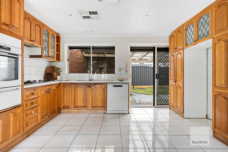 Photo - 29 Koonalda Road, Gladstone Park VIC 3043 - Image 7