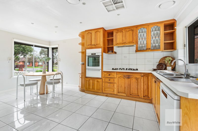 Photo - 29 Koonalda Road, Gladstone Park VIC 3043 - Image 8