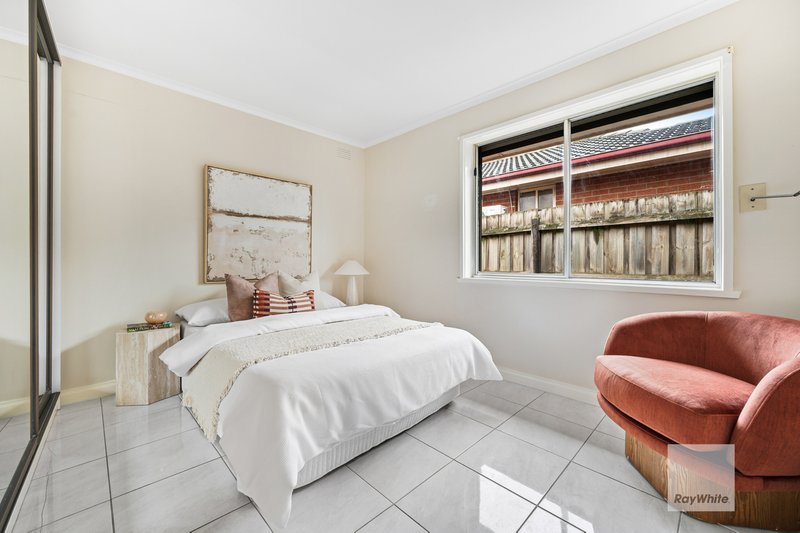 Photo - 29 Koonalda Road, Gladstone Park VIC 3043 - Image 11