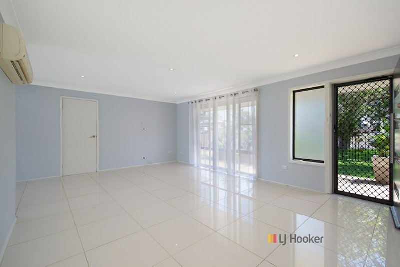 Photo - 2/9 Koowong Road, Gwandalan NSW 2259 - Image 5