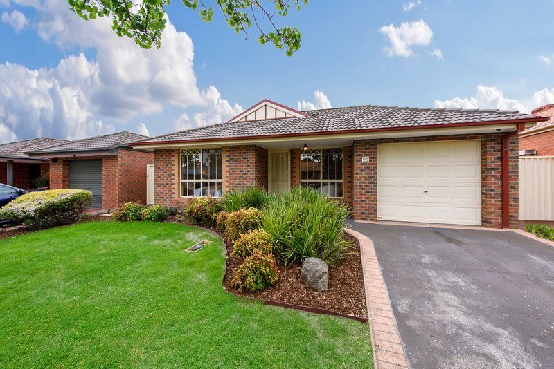 29 Kyneton Circuit, Caroline Springs VIC 3023