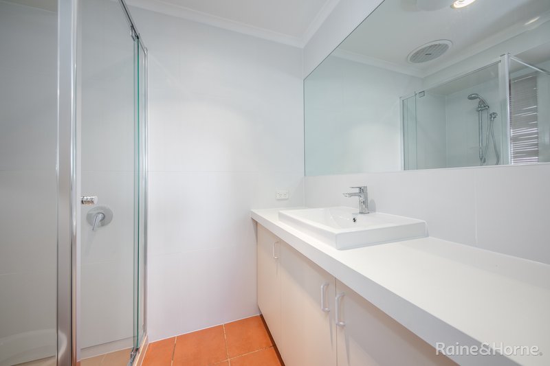 Photo - 29 La Perouse Close, Sunbury VIC 3429 - Image 5