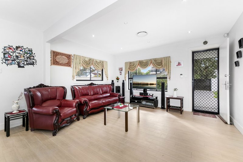 Photo - 29 Lachlan Street, Revesby NSW 2212 - Image 5