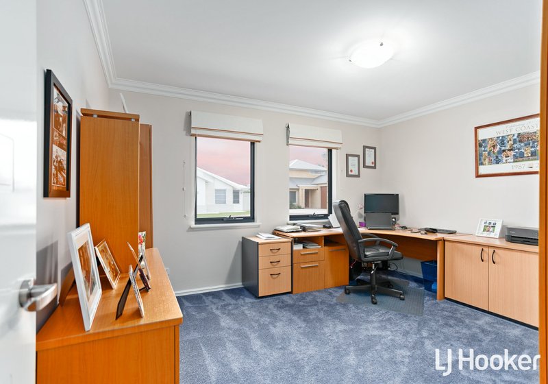 Photo - 2/9 Ladham Turn, Canning Vale WA 6155 - Image 13