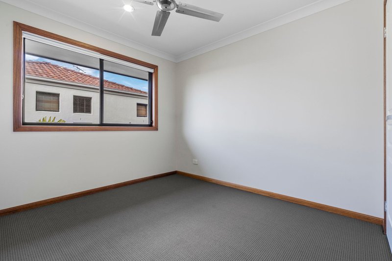 Photo - 29 Lake Breeze Drive, Windaroo QLD 4207 - Image 12