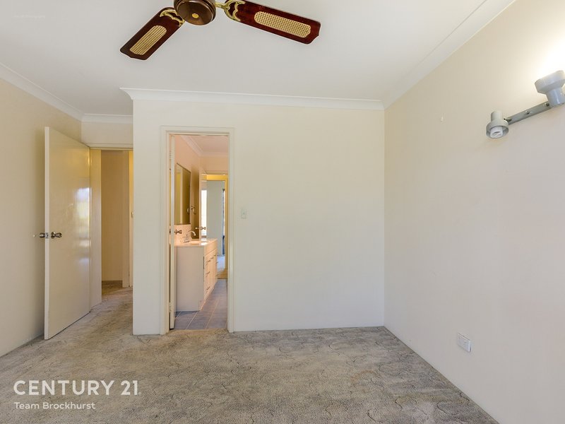 Photo - 29 Lakesend Road, Thornlie WA 6108 - Image 13