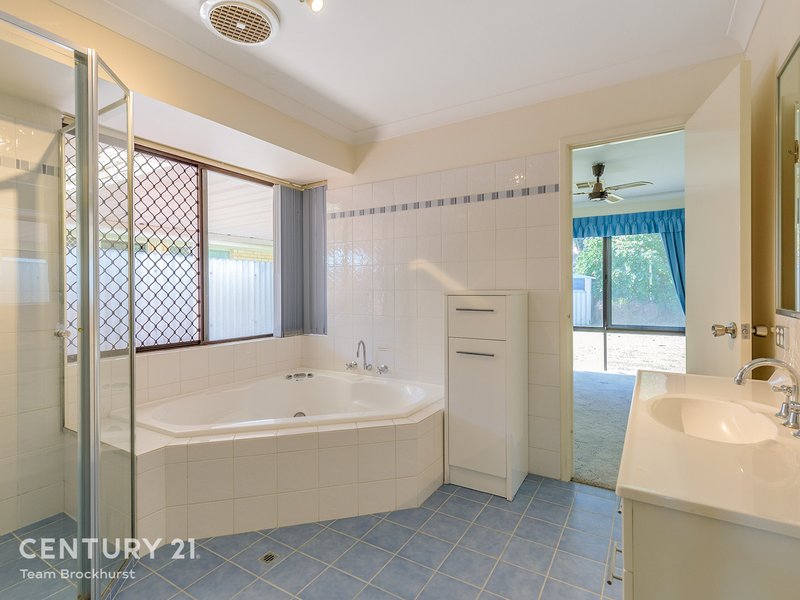 Photo - 29 Lakesend Road, Thornlie WA 6108 - Image 15