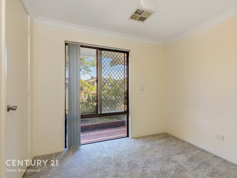 Photo - 29 Lakesend Road, Thornlie WA 6108 - Image 16