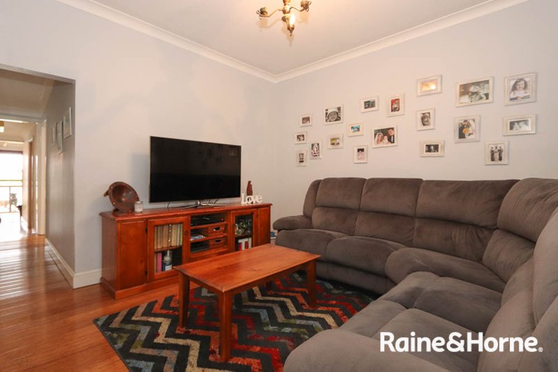 Photo - 29 Lambert Street, Bathurst NSW 2795 - Image 5