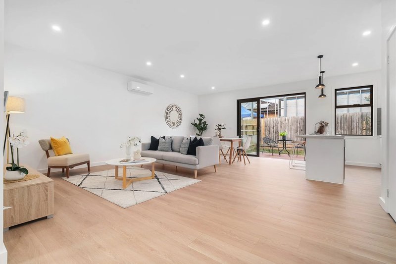 Photo - 2/9 Lance Road, Bayswater VIC 3153 - Image 2
