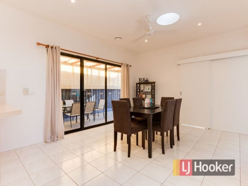 Photo - 29 Lauren Drive, Hampton Park VIC 3976 - Image 7