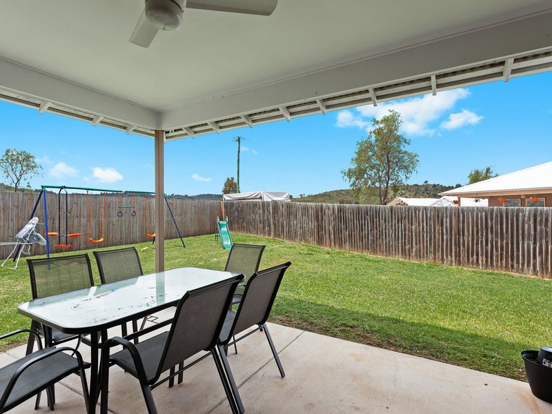 Photo - 29 Lawson Crescent, Laidley North QLD 4341 - Image 14