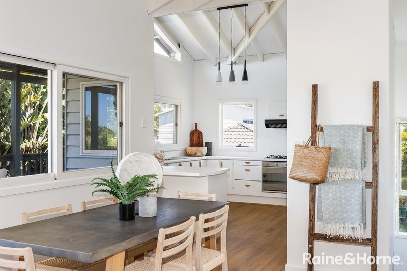 Photo - 29 Linden Way, Mollymook Beach NSW 2539 - Image 3