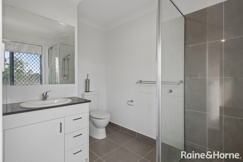 Photo - 29 Lone Pine Drive, Mernda VIC 3754 - Image 8