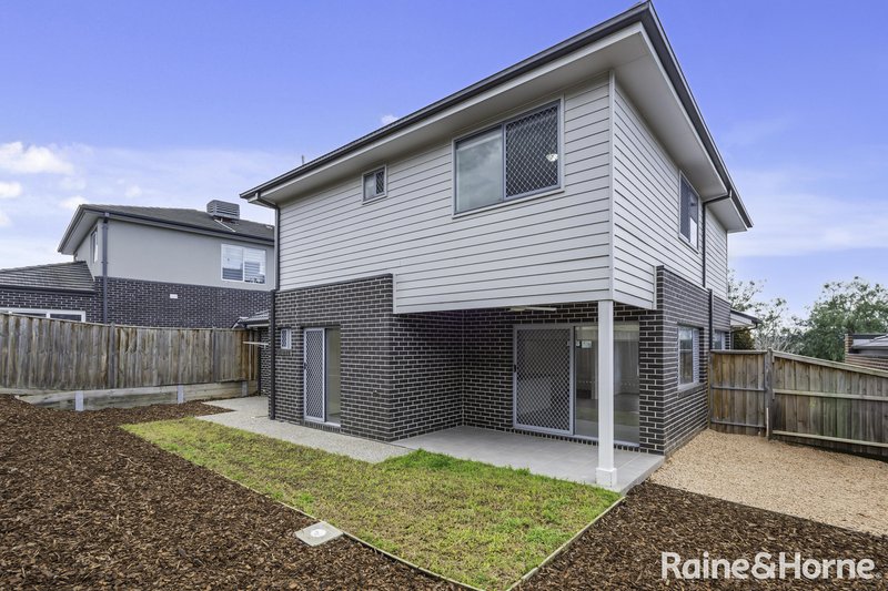 Photo - 29 Lone Pine Drive, Mernda VIC 3754 - Image 13