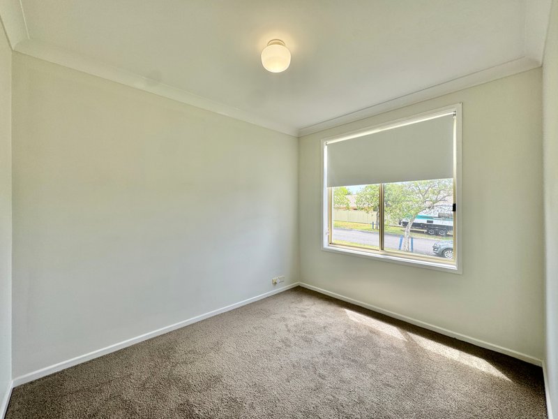 Photo - 29 Loongana Crescent, Blue Haven NSW 2262 - Image 11