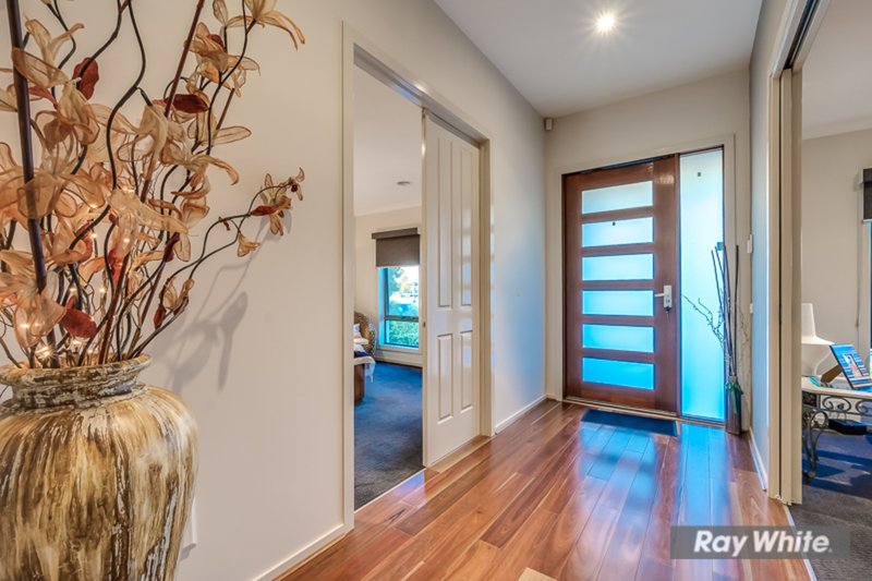 Photo - 29 Malibu Boulevard, Point Cook VIC 3030 - Image 4