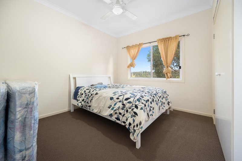 Photo - 29 Maloney Crescent, Maudsland QLD 4210 - Image 7